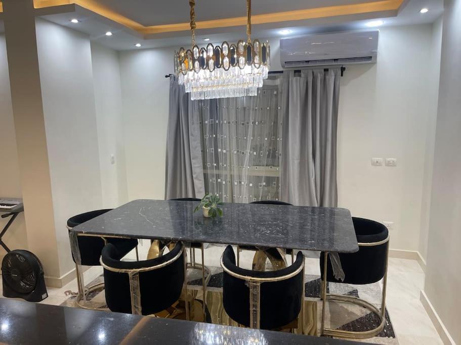 Duplex Apartment At Golden Square Каир Экстерьер фото